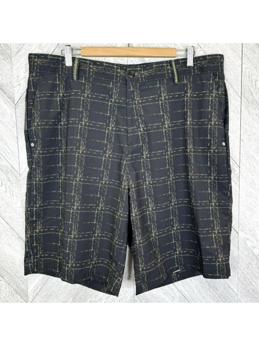 Under Armour Performance Golf Shorts Mens Size 40 Lightweight 10" Inseam